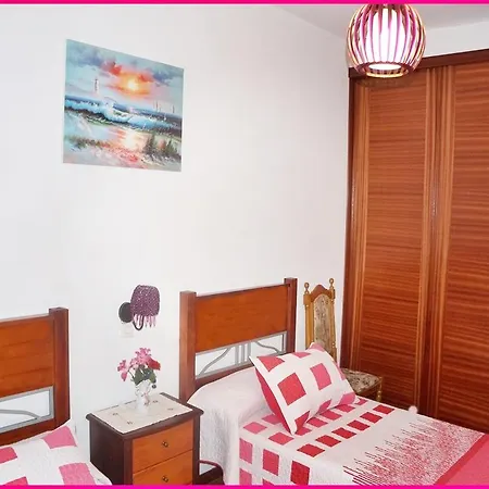 Paseo Del Puerto Apartment
